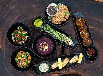 Jabali Ridge Camp: Lunch im Mezze Style Jabali Ridge Camp: Lunch im Mezze Style