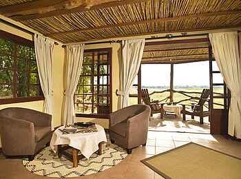 Kafunta River Lodge: Private Lounge und Veranda