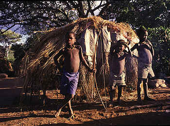 Kisima Ngeda Camp: Im Dorf der Hatsabe Kisima Ngeda Camp: Im Dorf der Hatsabe