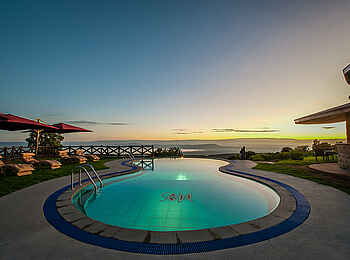 Lake Nakuru Sopa Lodge: Swimmingpool Lake Nakuru Sopa Lodge: Swimmingpool