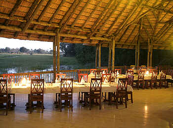 Moremi Crossing: Speisesaal Moremi Crossing: Speisesaal