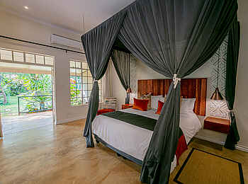 Shongwe Lookout Lodge: Executive Room Bett