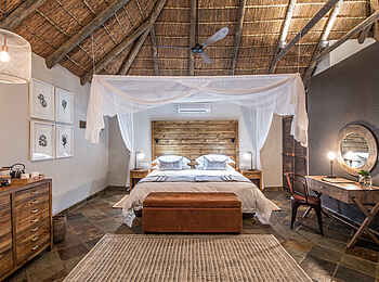 Inzolo Exclusive Game Lodge: Elegantes Schlafzimmer