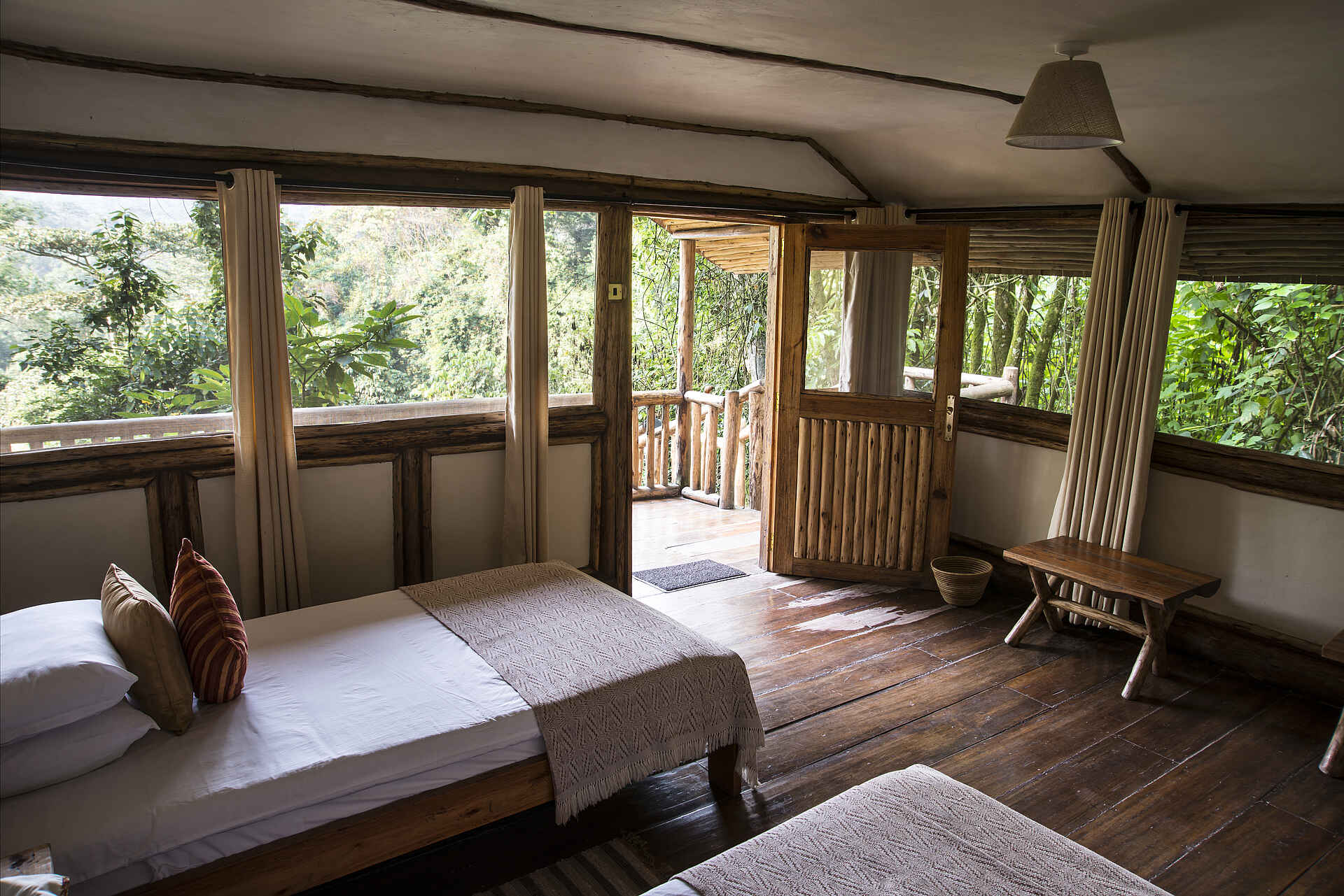 Buhoma Lodge, Bwindi Impenetrable Forest National Park, Gorilla tracking, Einzelbetten, Gästechalet, Afrikarma, Afrikarma Safaris, Afrikarma Safaris - Wildnis. Hautnah., Afrikarma.de, Uganda Exclusive Camps & Lodges, Wild Frontiers