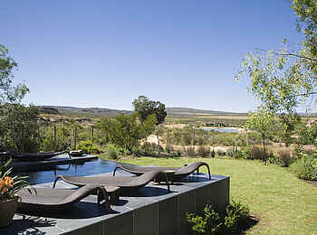 Bushmans Kloof Wilderness Lodge: Pooldeck Bushmans Kloof Wilderness Lodge: Pooldeck