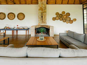 Sentema Farm Lodge: Lounge mit Kamin Sentema Farm Lodge: Lounge mit Kamin