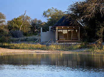 Simbavati Waterside Lodge: Blick auf eine Suite Simbavati Waterside Lodge: Blick auf eine Suite