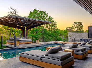 Cheetah Plains Karula House: Pool mit Blick in den Busch Cheetah Plains Karula House: Pool mit Blick in den Busch