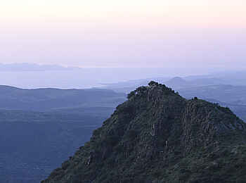 Koros Camp: Hügelige Landschaft