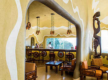 Mara Serena Safari Lodge: Lounge und Bar Mara Serena Safari Lodge: Lounge und Bar