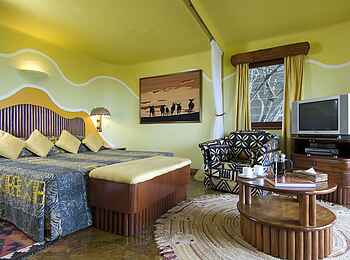 Mara Serena Safari Lodge: Suite mit Kingsize Bett Mara Serena Safari Lodge: Suite mit Kingsize Bett