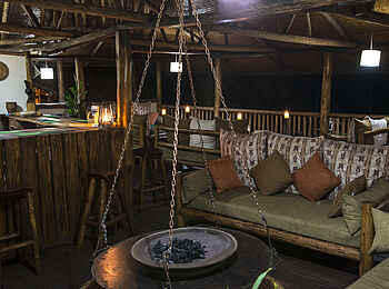 Buhoma Lodge: Feuerschale