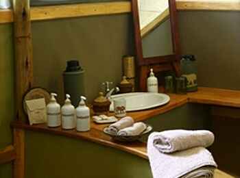 Ishasha Wilderness Camp: Badezimmer Ishasha Wilderness Camp: Badezimmer