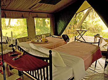 Lake Manze Camp: Zeltinneres Lake Manze Camp: Zeltinneres