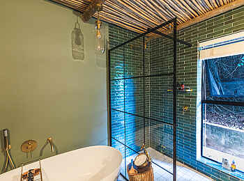 Last Word Madikwe Lodge: Private Villa Bad