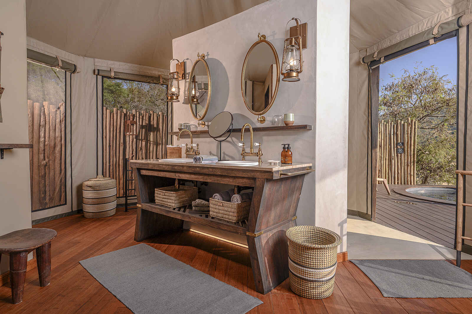 Madwaleni River Lodge: Luxury Tent Bad Madwaleni River Lodge: Luxury Tent Bad