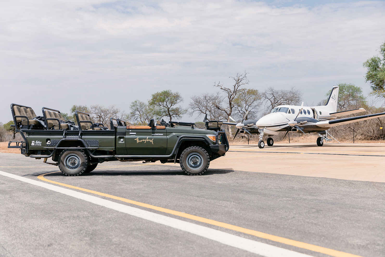 Thornybush Game Lodge: Ankunft an der Landebahn Thornybush Game Lodge: Ankunft an der Landebahn