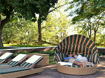 Victoria Falls Hotel: Afrikanischer Strandkorb