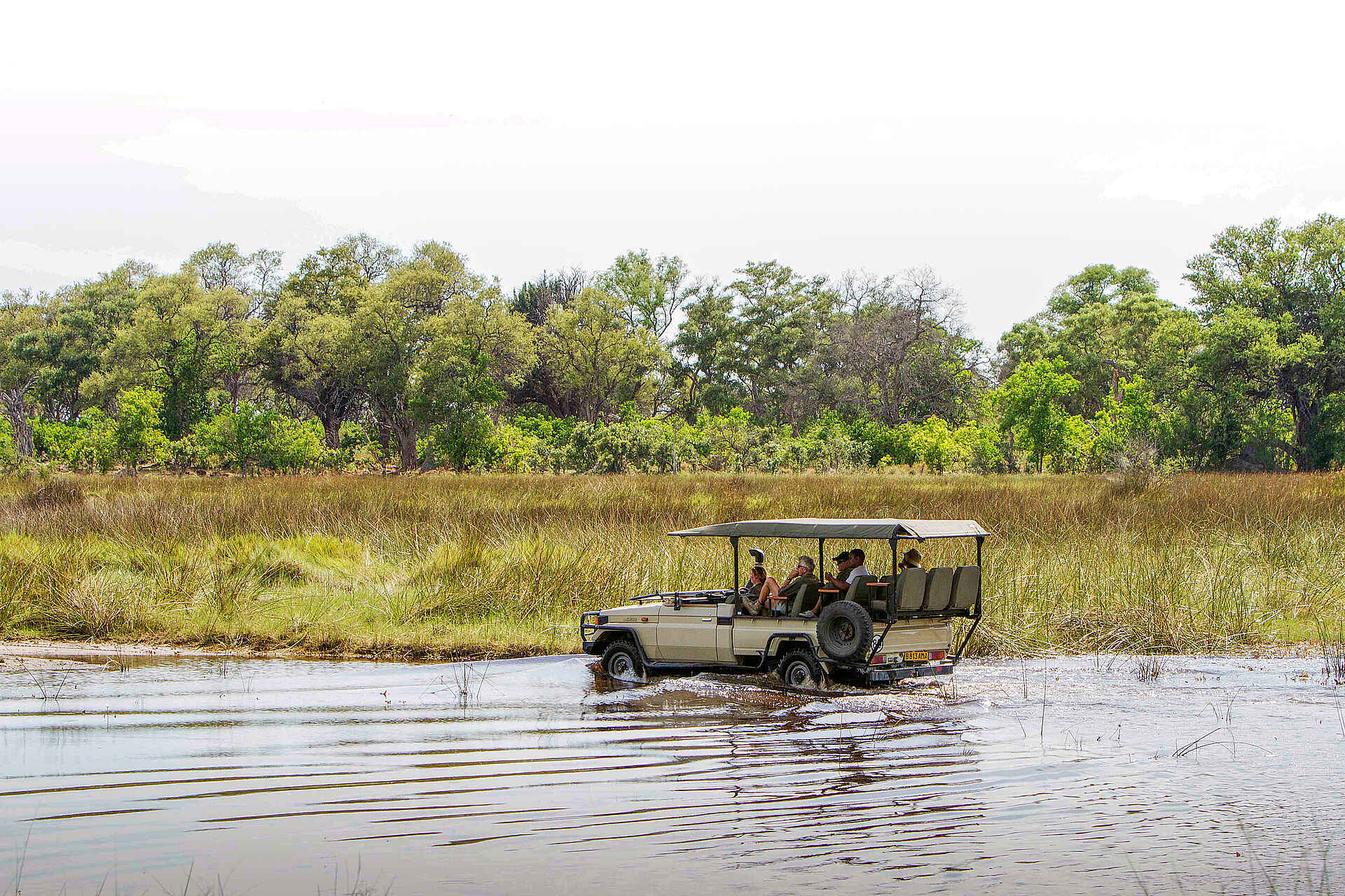 Okavango Guiding School: Mit dem Jeep unterwegs Okavango Guiding School: Mit dem Jeep unterwegs