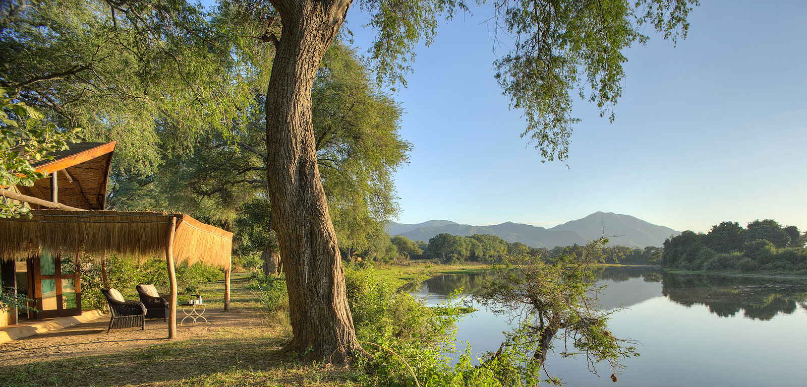 Time + Tide Chongwe Camp: Blick von der Lounge auf den Sambesi Time + Tide Chongwe Camp: Blick von der Lounge auf den Sambesi