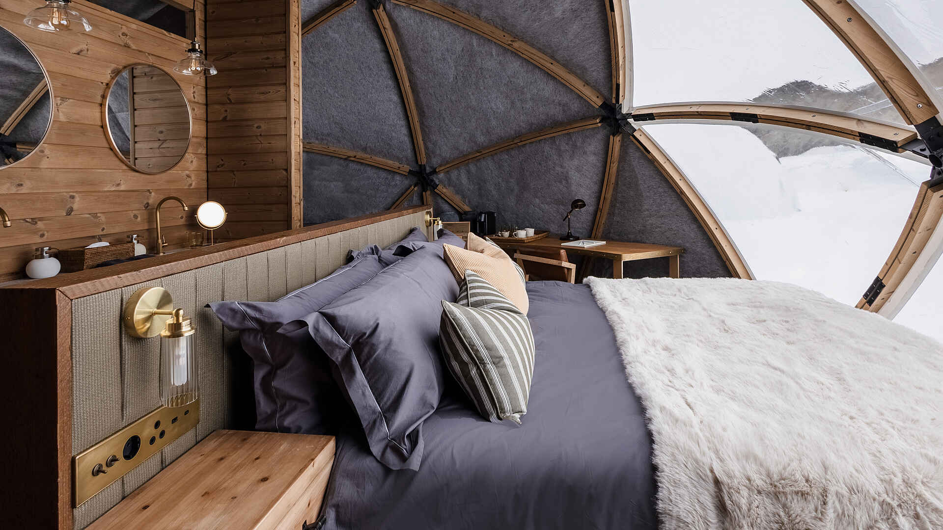 Explorer Camp: Schlafkapsel Bett