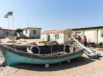 Hoanib Skeleton Coast Camp: Außenbereich des Museums Hoanib Skeleton Coast Camp: Außenbereich des Museums