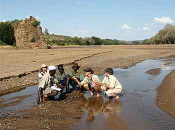 Kwapa Camp: Spurensuche am Fluss Kwapa Camp: Spurensuche am Fluss