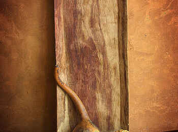 Luangwa River Camp: Kalebasse und Tablett Luangwa River Camp: Kalebasse und Tablett