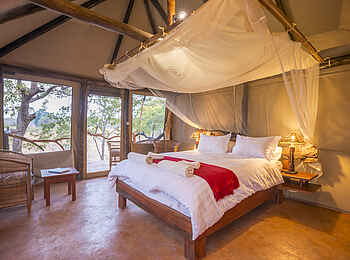 Mukambi Fig Tree Bush Camp: Der Blick aus dem Inneren des Zelts auf die Stirnfront