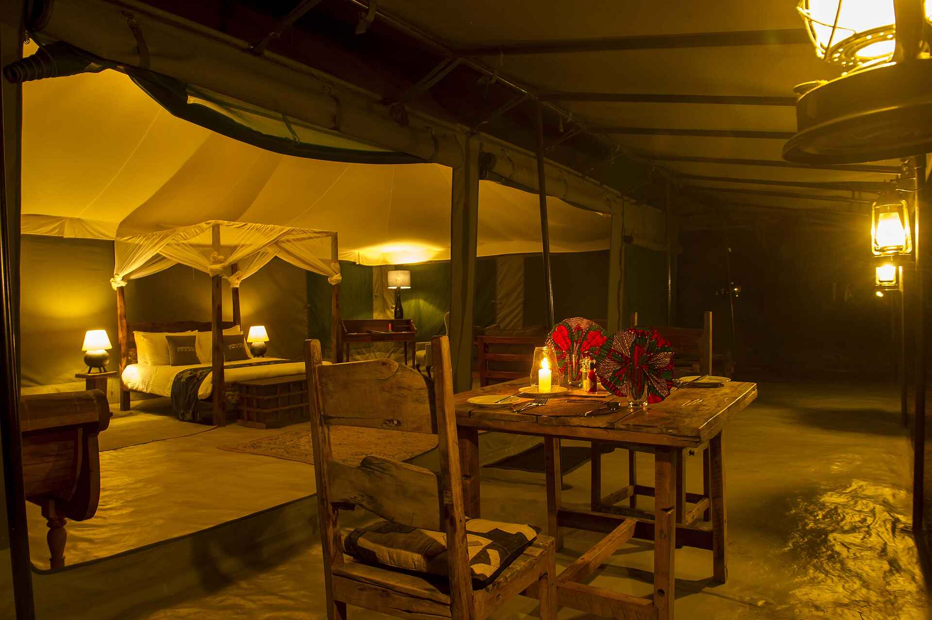 Naona Moru Camp, Nasikia Camps Tanzania, Serengeti Nationalpark, Dinner, privat, Afrikarma, Afrikarma Safaris, Afrikarma Safaris - Wildnis. Hautnah., afrikarma.de