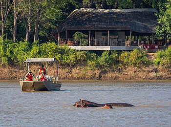 Nkwali Camp: Bootsfahrt