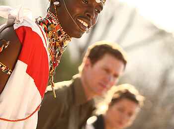 Saruni Samburu: Farbenfrohe Stammestracht