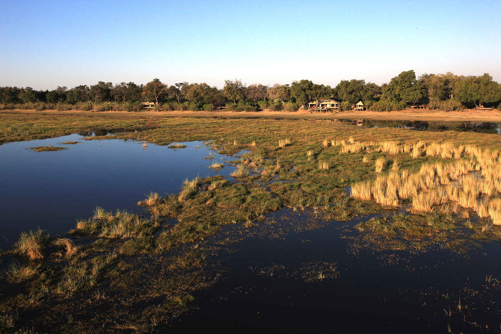 Zarafa Camp: Blick zum Camp Zarafa Camp: Blick zum Camp
