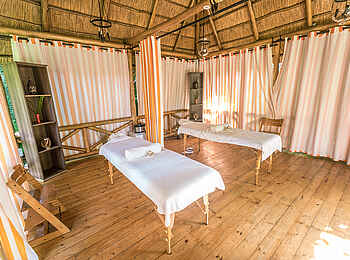 Five Volcanoes Boutique Hotel: Massageraum