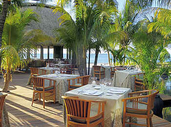 Beachcomber Dinarobin: Frühstücksterrasse Beachcomber Dinarobin: Frühstücksterrasse