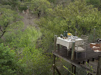 Lion Sands Kingston Treehouse: Esstisch