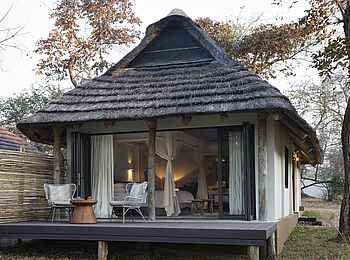 Lolelunga Private Reserve Lodge: King Room Terrasse