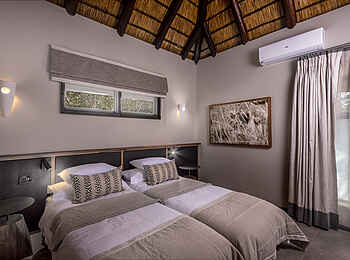 Simbavati Waterside Lodge: Family Suite Kinderzimmer