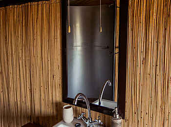 Jackalberry Tented Camp: Waschbecken