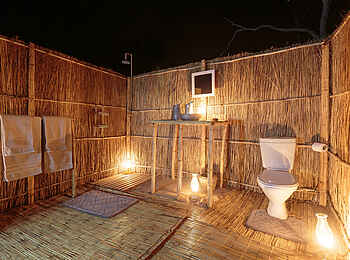 Nkonzi Bush Camp: Gästebad Nkonzi Bush Camp: Gästebad