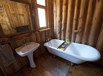 Chelinda Lodge: Gästebad