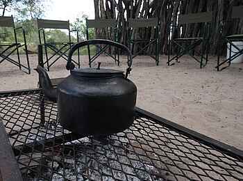 Sango Safari Camp: Boma