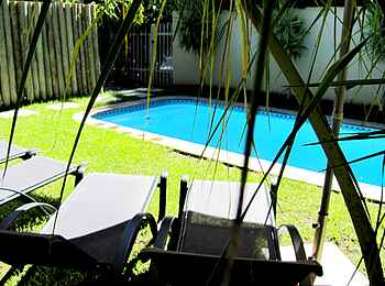 The Elegant Guesthouse: Swimming Pool