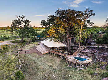 Deteema Springs Camp: Hauptbereich des Camps mit Swimmingpool