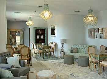 Latitude 0: The Spa - Lounge Latitude 0: The Spa - Lounge