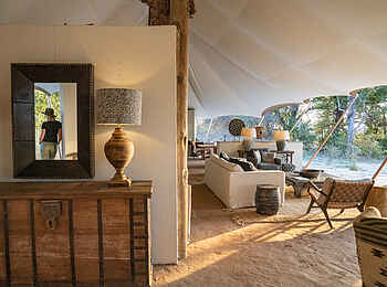 Chisa Busanga Camp: Gemütliche Lounge Chisa Busanga Camp: Gemütliche Lounge