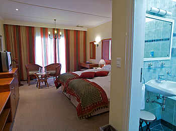 Hansa Hotel: Bad und Doppelzimmer