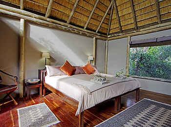 Lagoon Camp:Doppelbett und Teppiche Lagoon Camp:Doppelbett und Teppiche