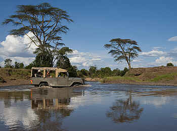 Ol Pejeta Bush Camp: Flussdurchquerung Ol Pejeta Bush Camp: Flussdurchquerung