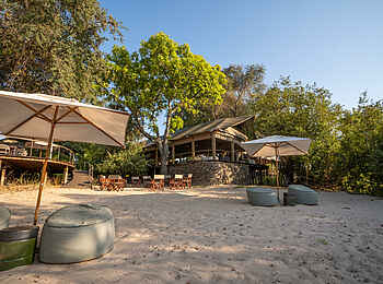 Toka Leya Camp: Boma für Lagerfeuer Toka Leya Camp: Boma für Lagerfeuer